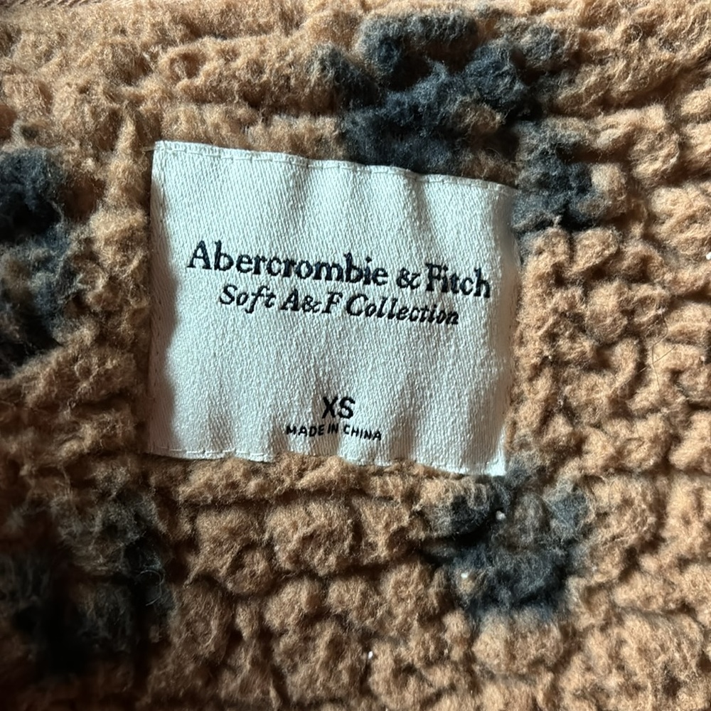 A&F Fleece - Picture 2 of 7